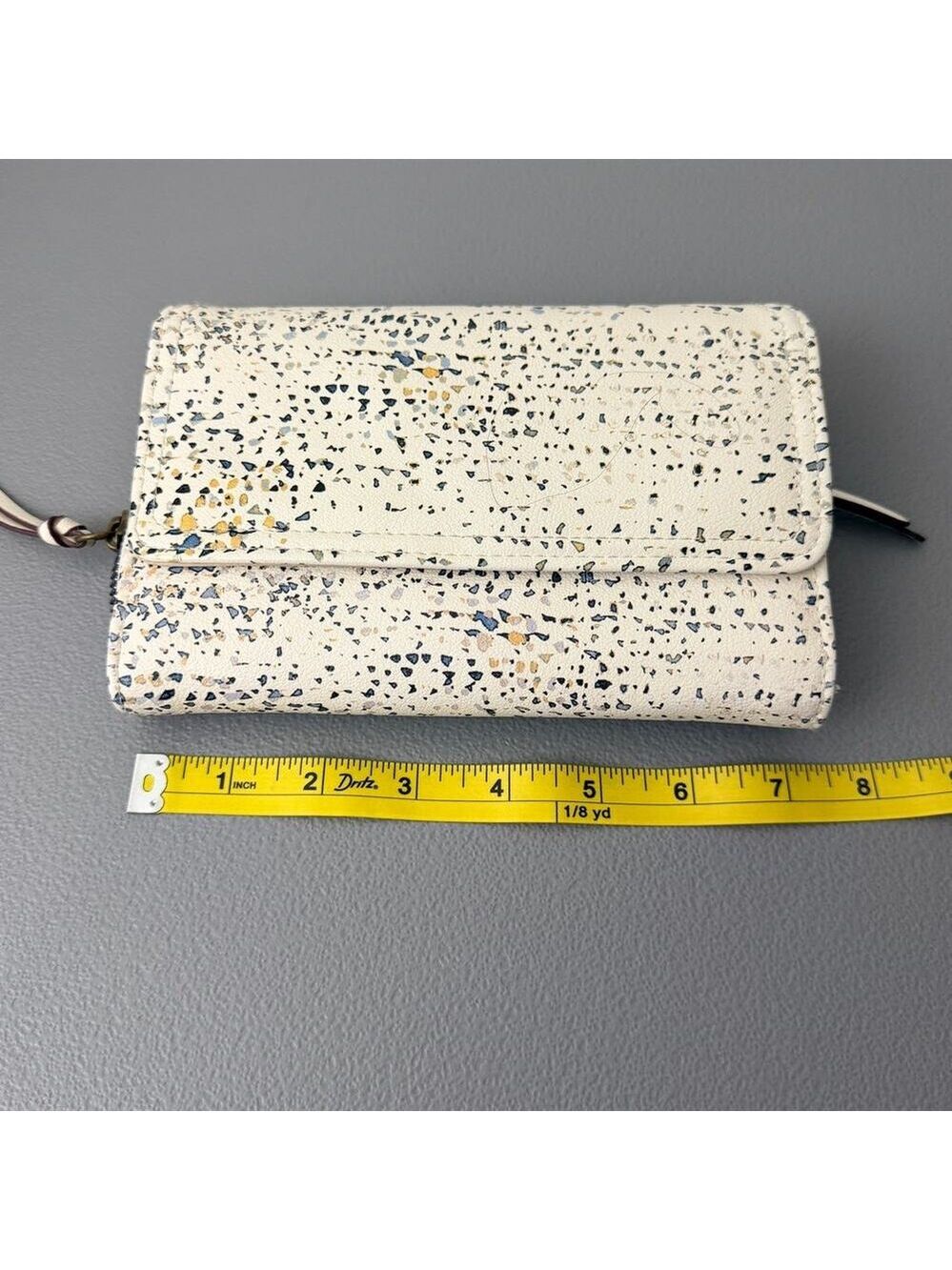 Safe keeper Cream Speckled Leather Wallet Lota Of Space NWOT